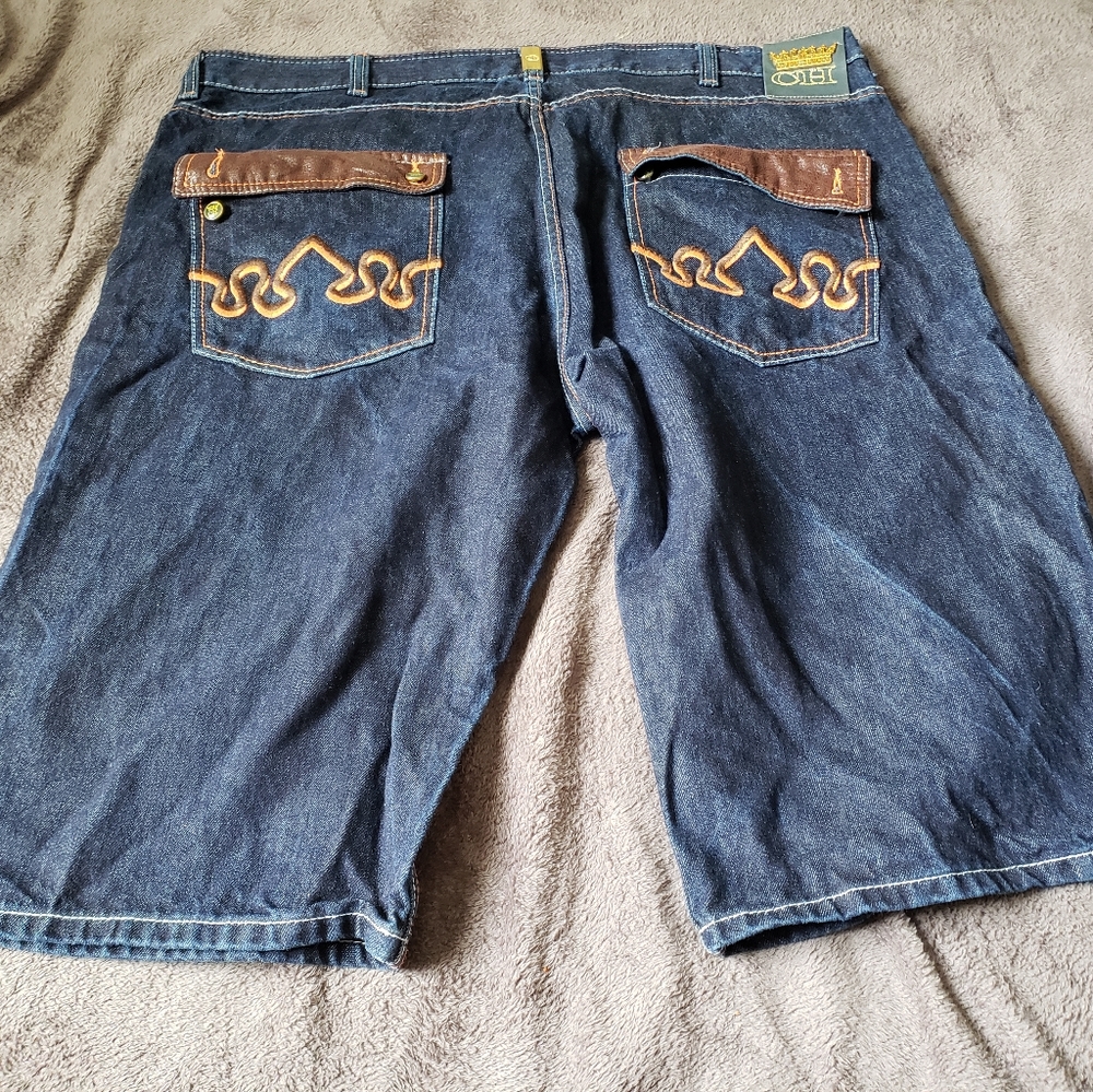 Crown Holder Shorts